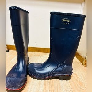 SERVUS Rubber Boot Womens size 8